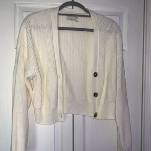 Knitted cropped Cardigan with Brown Marble buttons